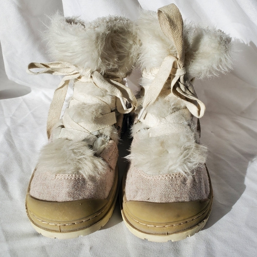 Roxy Cream Faux-Fur Lace-Up Boots - Picture 4 of 11